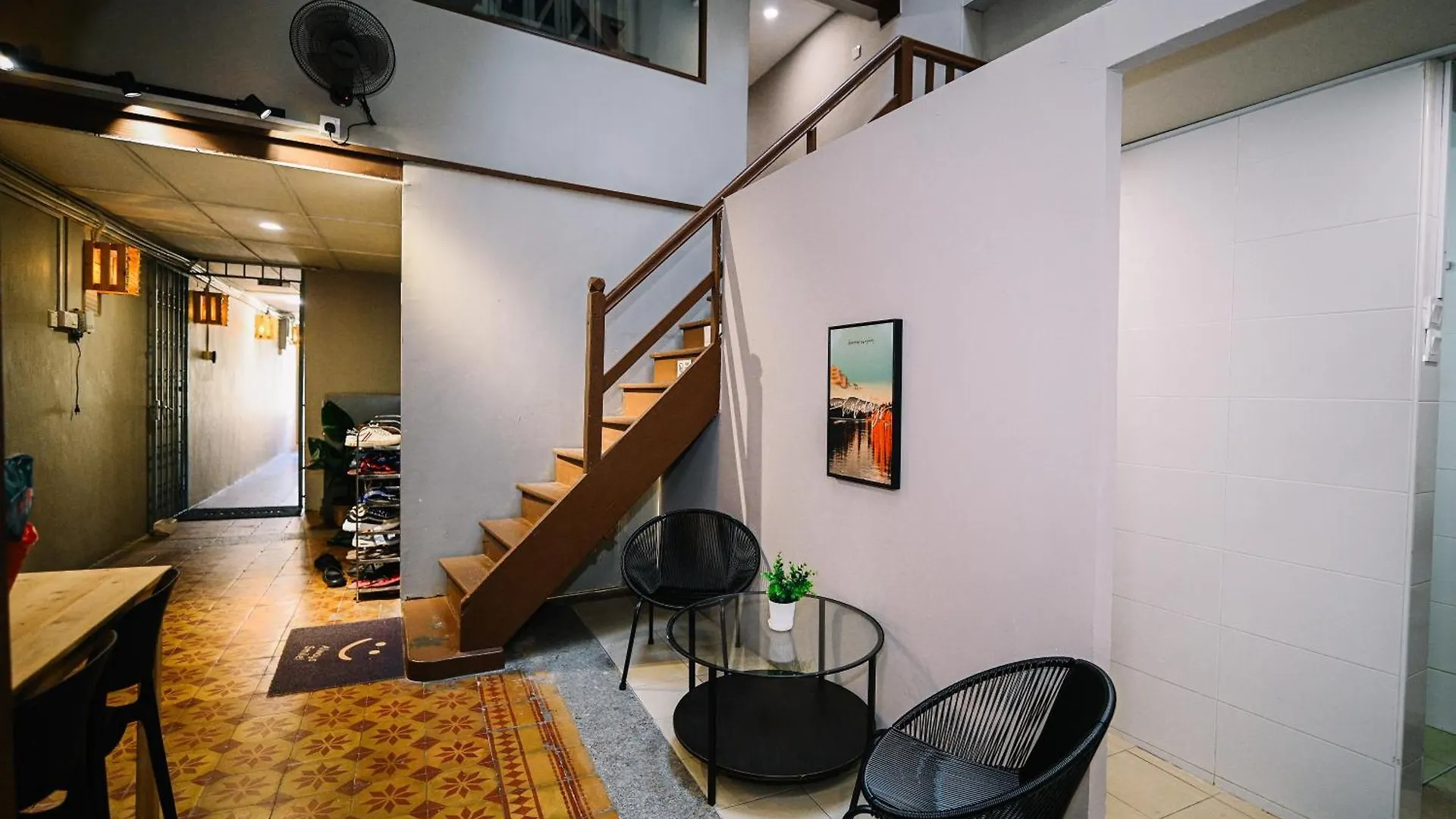 Swing & Pillows - 87 Chulia St, Georgetown Penang 2*, 조지타운 말레이시아
